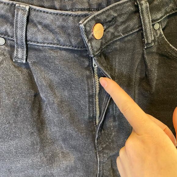 Express Women's Size 6 Relaxed Tapered Mid Rise Black Denim Jeans Cotton - Picture 3 of 11